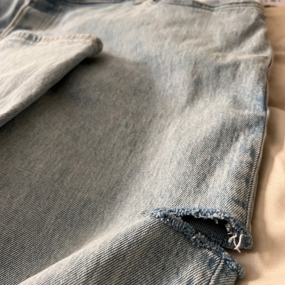 Abercrombie & Fitch | “The Dad High Rise” - Picture 4 of 7